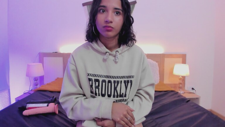 EmilyBruss's Streamate show and profile