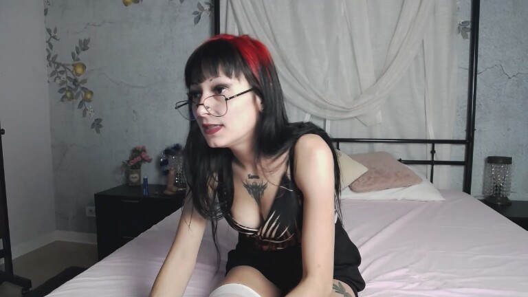 LEAAH's Streamate show and profile