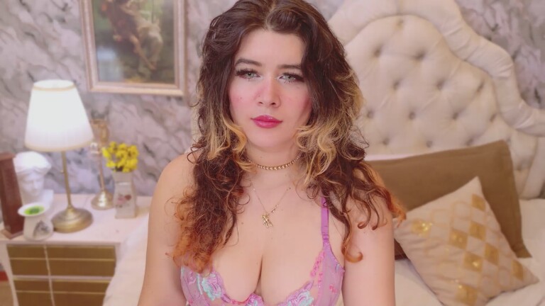 MaraMaison's Streamate show and profile