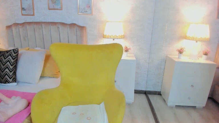 MoulinLamour's Streamate show and profile