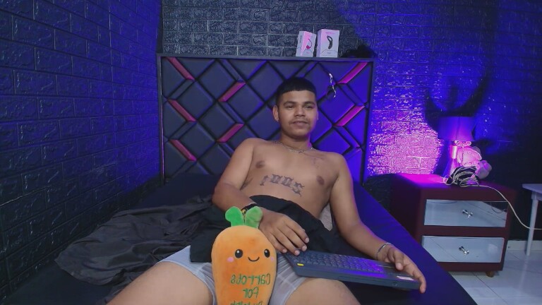 Dannysamm's Streamate show and profile