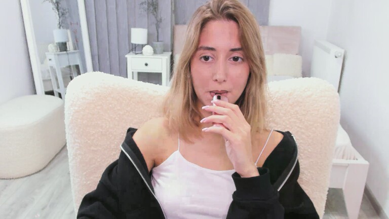 ChloeMatis's Streamate show and profile